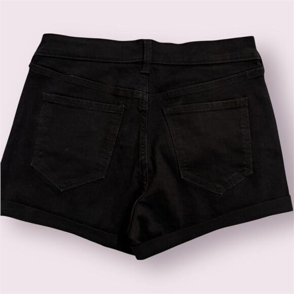 Old Navy Boyfriend Shorts - Slightly Distressed- NWOTs Size 4 - Picture 2 of 4